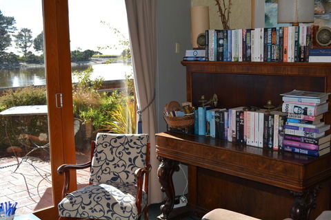The Waterfront Wynyard - Port Augusta Accommodation 9