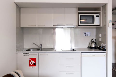 St Ives Apartments - Port Augusta Accommodation 11