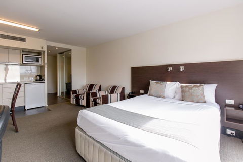 St Ives Apartments - Port Augusta Accommodation 0