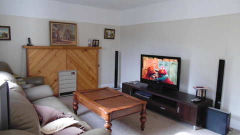 Maydena Chalet - Port Augusta Accommodation 4