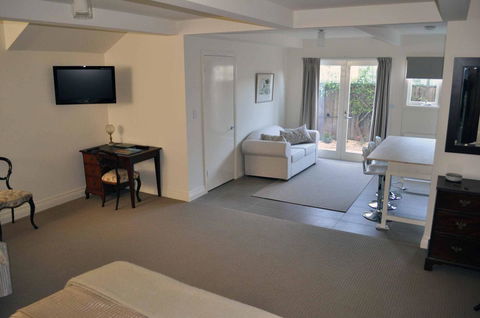 Belton Apartments-Hedge Cottage - Port Augusta Accommodation 31