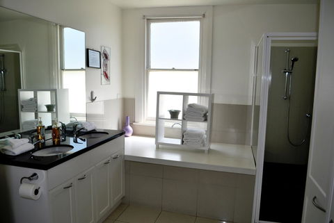 Belton Apartments-Hedge Cottage - Port Augusta Accommodation 14