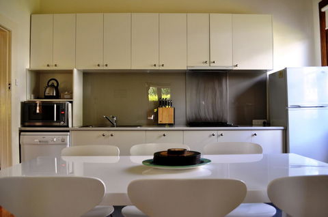 Belton Apartments-Hedge Cottage - Port Augusta Accommodation 1