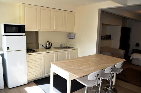 Belton Apartments-Hedge Cottage - Port Augusta Accommodation 9