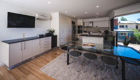 Russell House - Port Augusta Accommodation 24