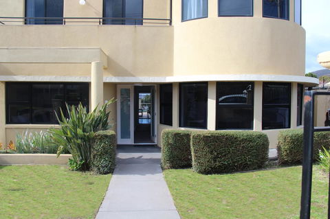 Russell House - Port Augusta Accommodation 1