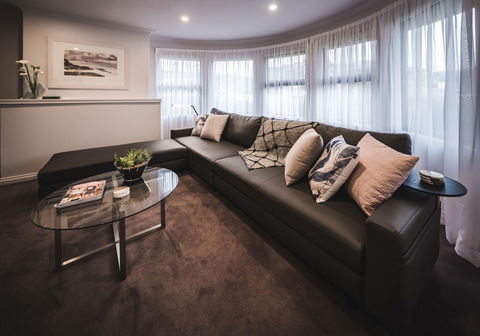 Russell House - Port Augusta Accommodation 4