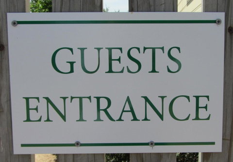 Elm Trees Accommodation @ Ross - Port Augusta Accommodation 8