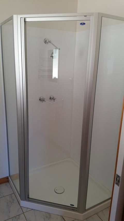 Four Seasons Waterfront Villas - Port Augusta Accommodation 12
