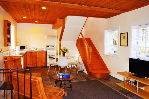 Cleburne Homestead - Port Augusta Accommodation 13
