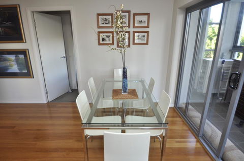 NORTH SYDNEY FULLY SELF CONTAINED MODERN 2 BED APARTMENT (16WAL) - Port Augusta Accommodation 1