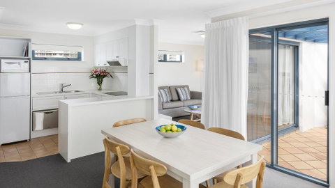 Oaks Gold Coast Calypso Plaza Suites - Port Augusta Accommodation 3