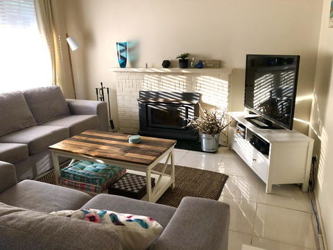 Ocean Beach Cottage - Port Augusta Accommodation 3