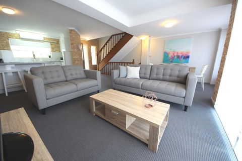 Ocean Shores Unit No 4 - Port Augusta Accommodation 0