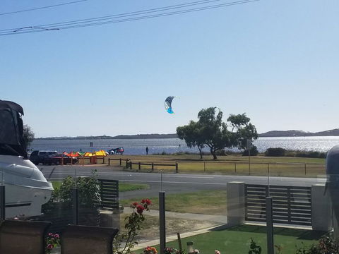 ON THE ESTUARY - Port Augusta Accommodation 1