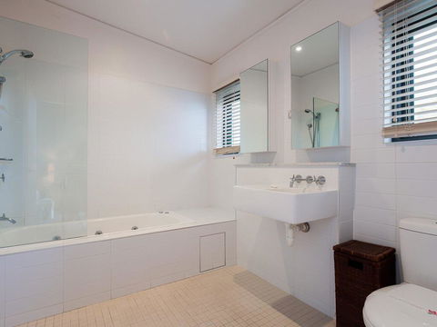 One Mile Ridge', 12a/26 One Mile Close - Stunning Views, Air Con, Infinity Pool - Port Augusta Accommodation 2