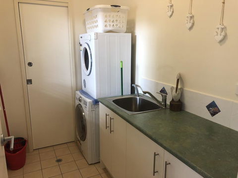 Our Beach House - Port Augusta Accommodation 2