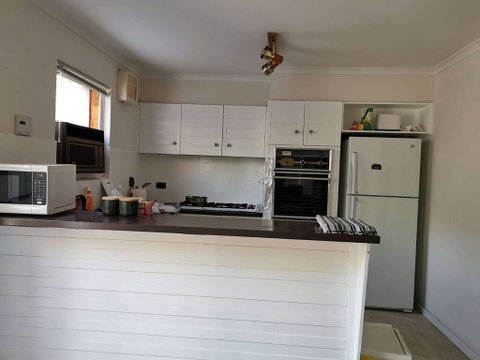 Outmantour Hostels - Port Augusta Accommodation 2