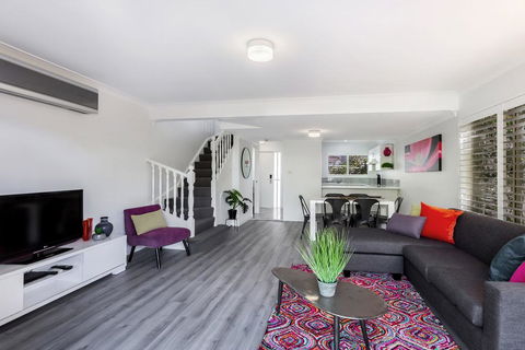 Pacific Blue Townhouse, 351/265 Sandy Point Road - Port Augusta Accommodation 1