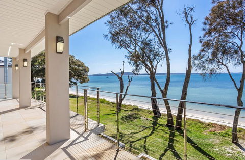 Paradise Beach House - Waterfront With Heated Pool - Port Augusta Accommodation 2