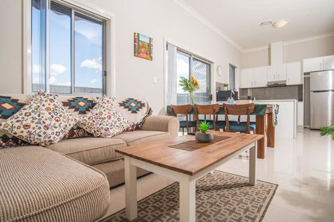 PEACEFUL 2Kingbed RootyHill Townhouse Near Station - Port Augusta Accommodation 0