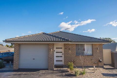 PEACEFUL 2Kingbed RootyHill Townhouse Near Station - Port Augusta Accommodation 2