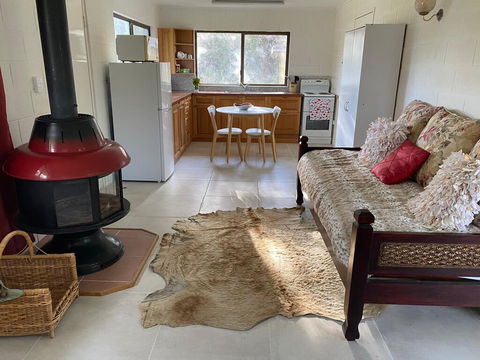 Pear Tree Cottage At Amiens - Port Augusta Accommodation 0