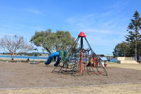 Pelican Lake Holiday House - Port Augusta Accommodation 1