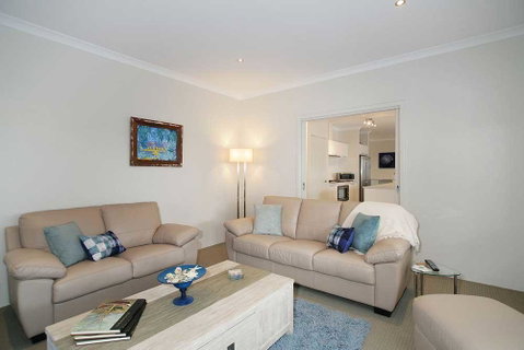 Penguin 4 Bedroom House By Shoalwater Executive Homes - Port Augusta Accommodation 3