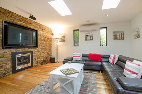 PIER 55 - DROMANA... - Port Augusta Accommodation 0