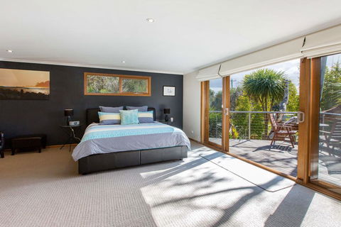 POINT LEO BEACH HOUSE - POINT LEO - Port Augusta Accommodation 0