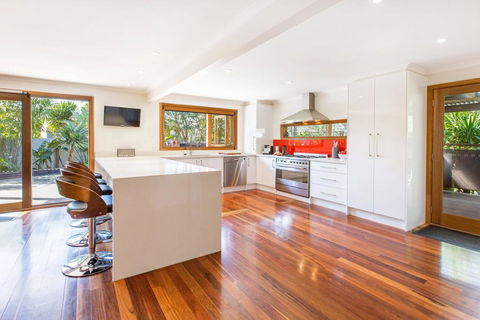 POINT LEO BEACH HOUSE - POINT LEO - Port Augusta Accommodation 1