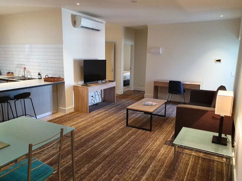 Porter's Plainland Hotel - Port Augusta Accommodation 3