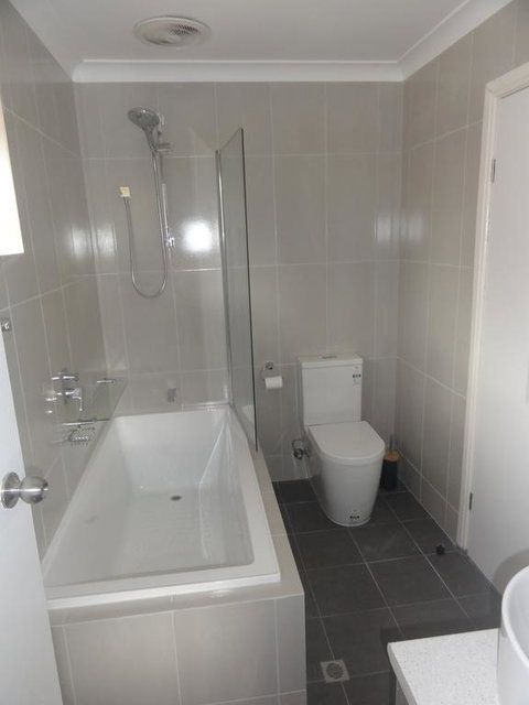 Prime Location & Spacious - Port Augusta Accommodation 3