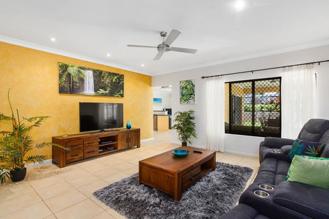 Private Large Cairns Family Home, Rainforest Views - Port Augusta Accommodation 2