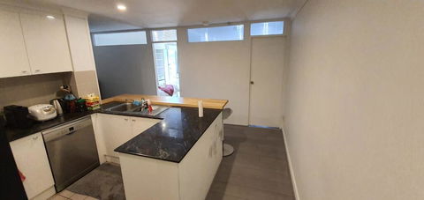 Private Modern Room - Plaza Building- In City Centre! - Port Augusta Accommodation 3