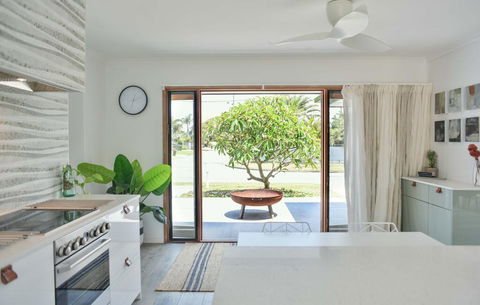 Quiet Pet Friendly Home 3 Houses To Beach Entry With Private Pool Walk To Shops - Port Augusta Accommodation 2