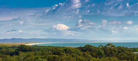 Rainbow Breezes 4 - Rainbow Beach, Townhouse With Breath-taking Ocean Views To Fraser Island - Port Augusta Accommodation 1