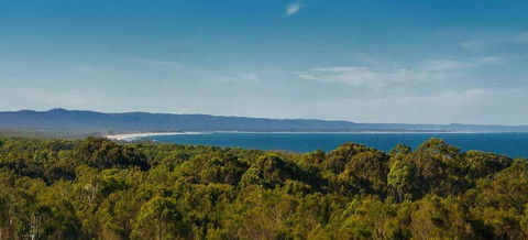 Rainbow Breezes 4 - Rainbow Beach, Townhouse With Breath-taking Ocean Views To Fraser Island - Port Augusta Accommodation 2