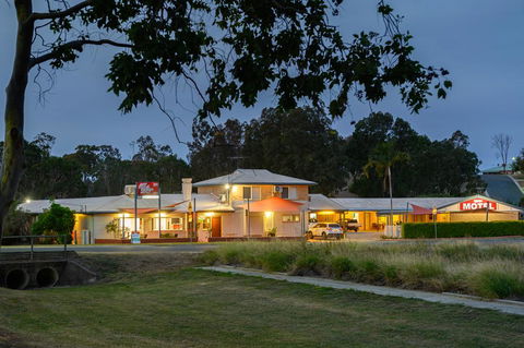 Raintree Motel Biloela - Port Augusta Accommodation 0