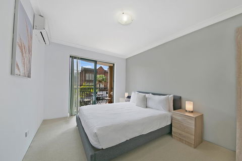 REDFERN 3 BEDROOM APARTMENT FREE PARKING WALK TO CENTRAL STATION NRE187 - Port Augusta Accommodation 3