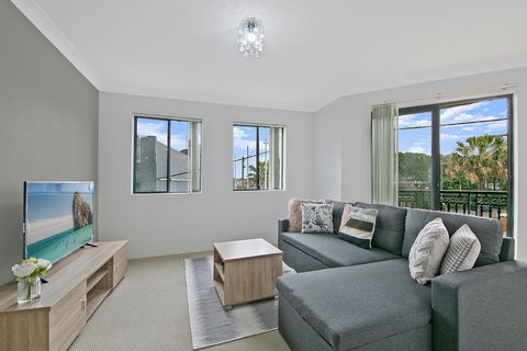 REDFERN 3 BEDROOM APARTMENT FREE PARKING WALK TO CENTRAL STATION NRE187 - Port Augusta Accommodation 0