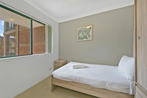 REDFERN 3 BEDROOM APARTMENT FREE PARKING WALK TO CENTRAL STATION NRE187 - Port Augusta Accommodation 2