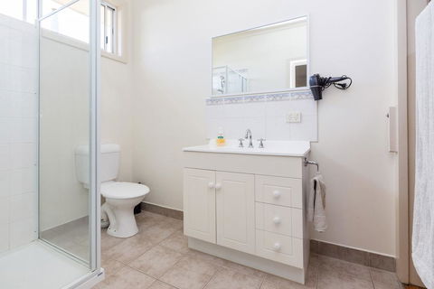 RENOVATED BEACH BEAUTY - ROSEBUD - Port Augusta Accommodation 0