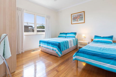 RENOVATED BEACH BEAUTY - ROSEBUD - Port Augusta Accommodation 1