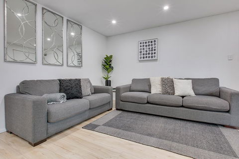 Renovated Unit In The Heart Of Macquarie Park - Port Augusta Accommodation 1