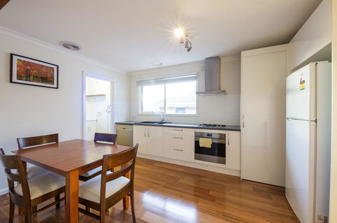 Rent Melbourne - Port Augusta Accommodation 0