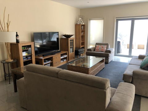 Residence On Robe - Port Augusta Accommodation 1