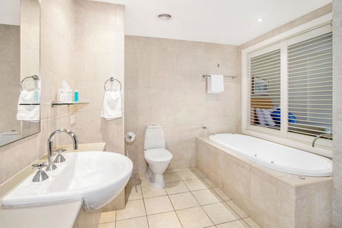 RESORT ON THE BEACH 4118/19 - Port Augusta Accommodation 2