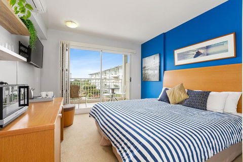 RESORT ON THE BEACH 5215 - OCEAN GLIMPSES - Port Augusta Accommodation 1